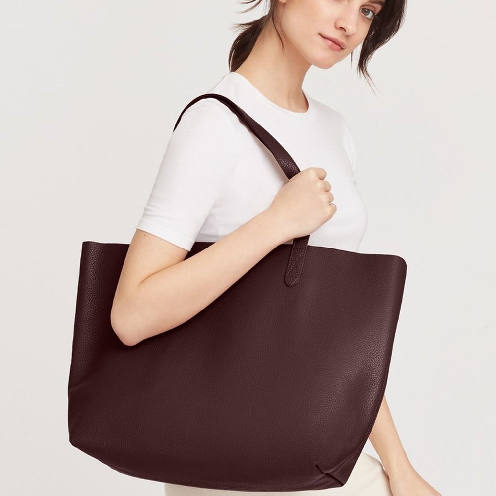 Cuyana Classic Leather Tote in Burgundy